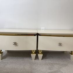 Set Of 2 Nightstands