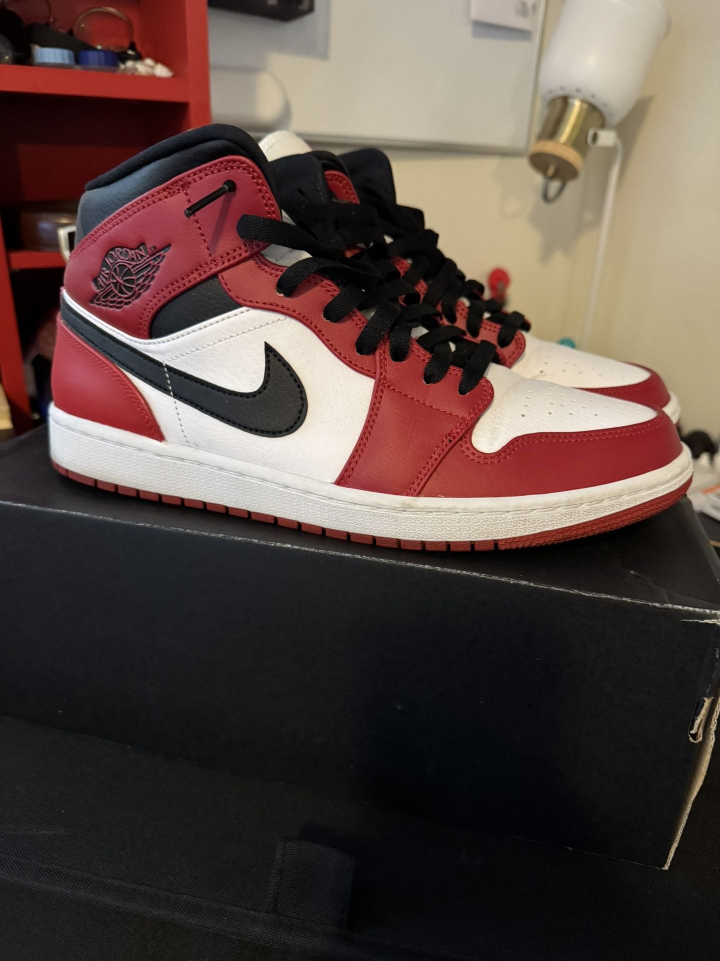 Authentic Jordan 1 Mid Chicago White/Red 10.5