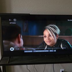 TCL ROKU 4K TV 43"