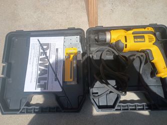 Dewalt drill kit