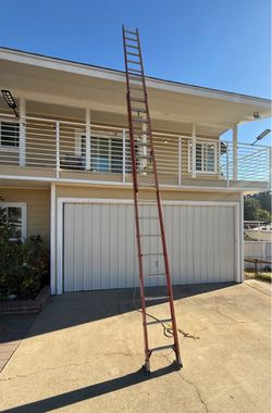 In Upland 91784. $235 cash Werner 32’ fiberglass extension ladder 300 lbs rated no cracks in Upland 91874
