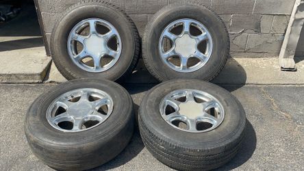 17-inch GMC Sierra wheels with caps 6 on 5.5 inches