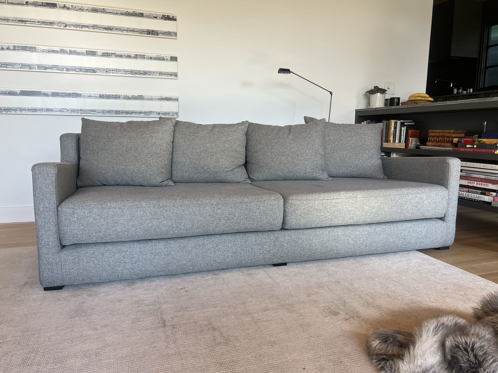 Grey GUS Modern sofa For Sale In Great Condition