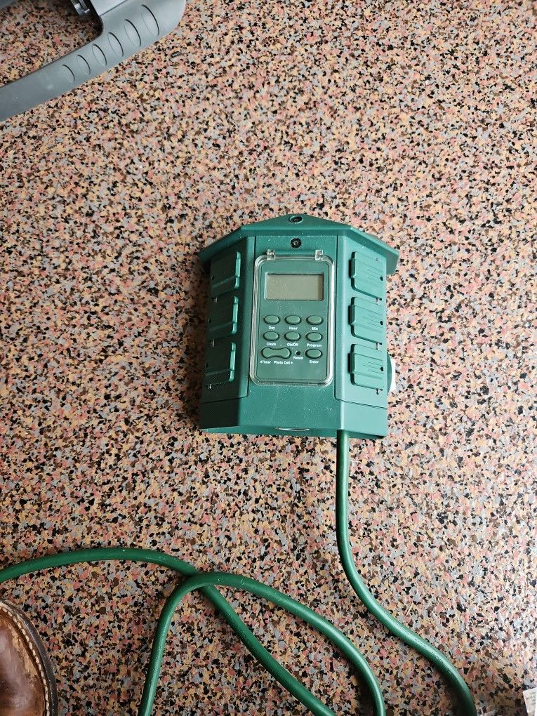 Timer W/ 6 Plugs