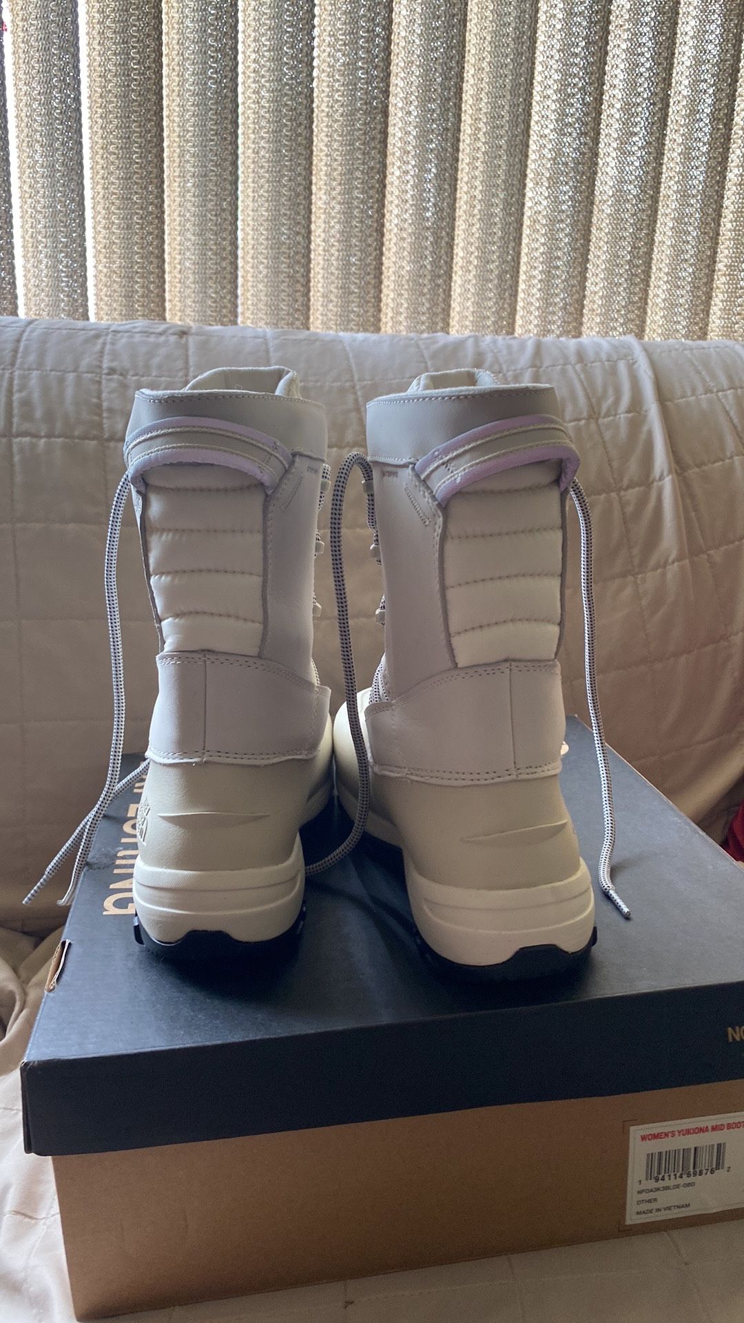 Yukiona mid boots top