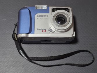 Samsung Digimax 210 SE Digital Camera (For parts or repair)