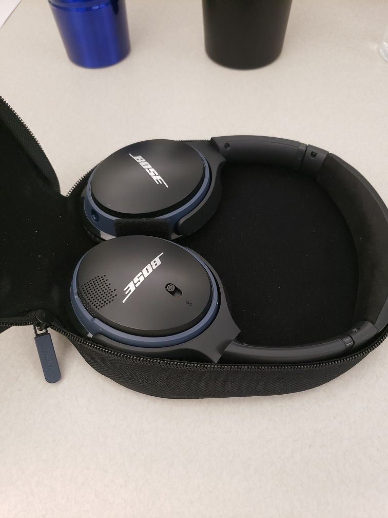 Bose Quiet Comfort Over the Ear wireless headphones