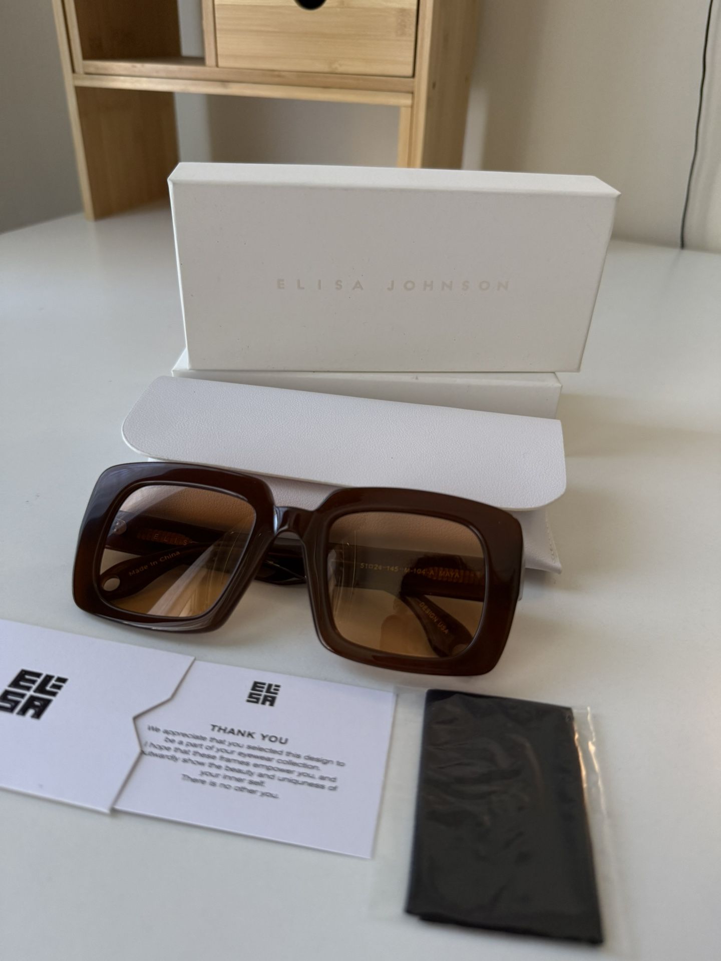 🕶️ Elisa Johnson Designer Sunglasses – Never Worn