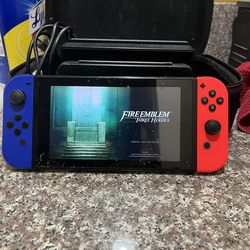 Switch console with case/joycons/storage