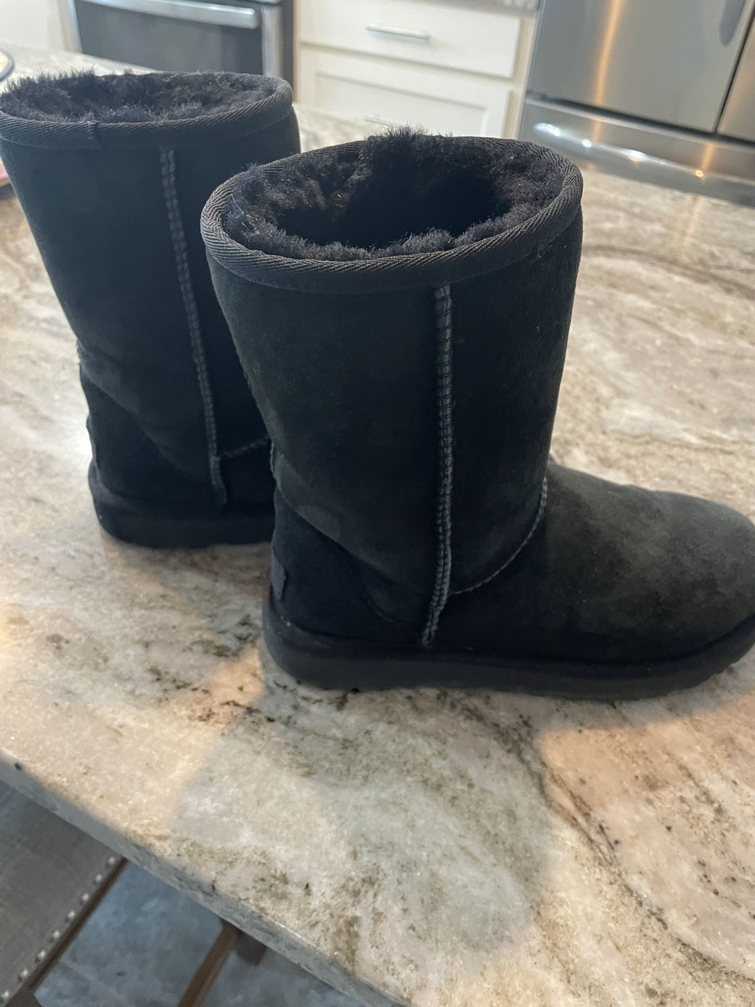 Uggs Classic Short Black Boots