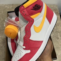 Jordan 1 Retro ( Men Size 8.5 )