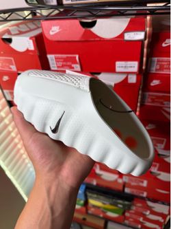 Nike mind slide barely green size 8 women : 6.5 men’s new
