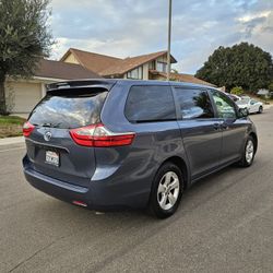 Toyota Sienna 2017