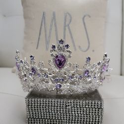 Beautiful Wedding Crown 👑 $40