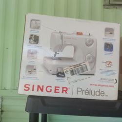 New Singer Sewing Machine 