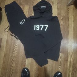 Essentials set 1977 (shipping)