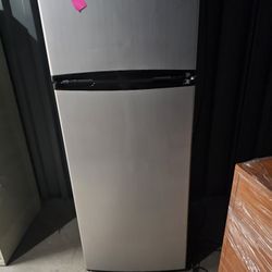 7.5 Apartment Refrigerator
