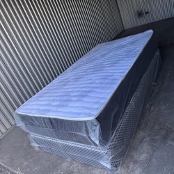 NEW TWIN SIZE SET MATTRESS AND BOX SPR+ING-2pcs