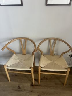 Set of 2 Wishbone Dining Chairs – Natural Wood & Woven Seats