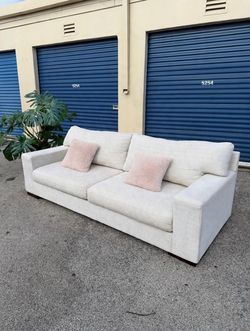 OFF WHITE MAGGIE ASHLEY FURNITURE SOFA🤍