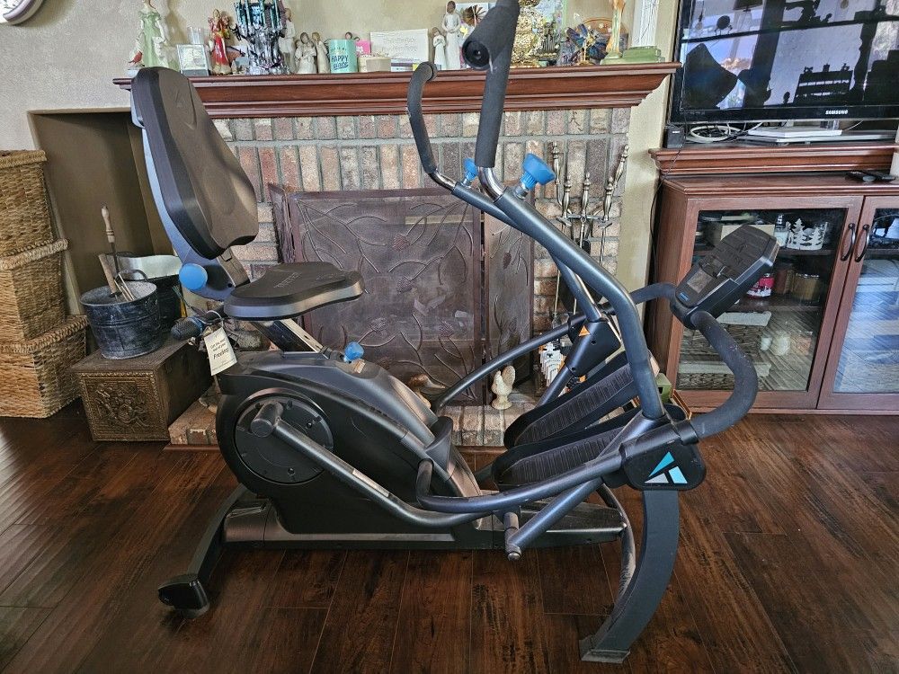 Teeter LT1 FreeStep Recumbent Cross Trainer And Elliptical