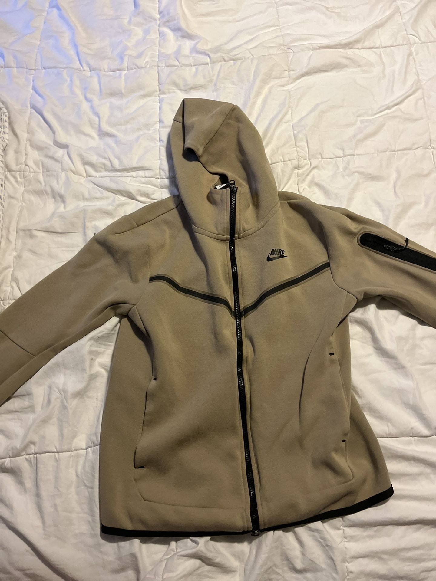 Nike tech fleece used size small
