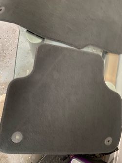 Audi Q7 Floor Mats – $50  Original carpet floor mats for Audi Q7 (2019). Complete set of 4 mats in good condition. Clean, well-maintained, and ready t
