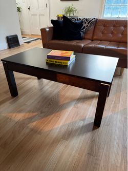 Contemporary Wenge Lift-Top Coffee Table – Hidden Storage – Excellent Value