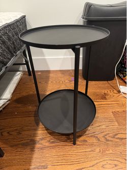 Night stand (metal)