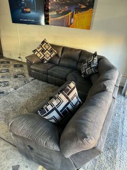 🌟 Ashley furniture grey reclining sectional couch 🛋 (FREE DELIVERY)