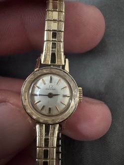 Vintage 1969 omega women’s watch