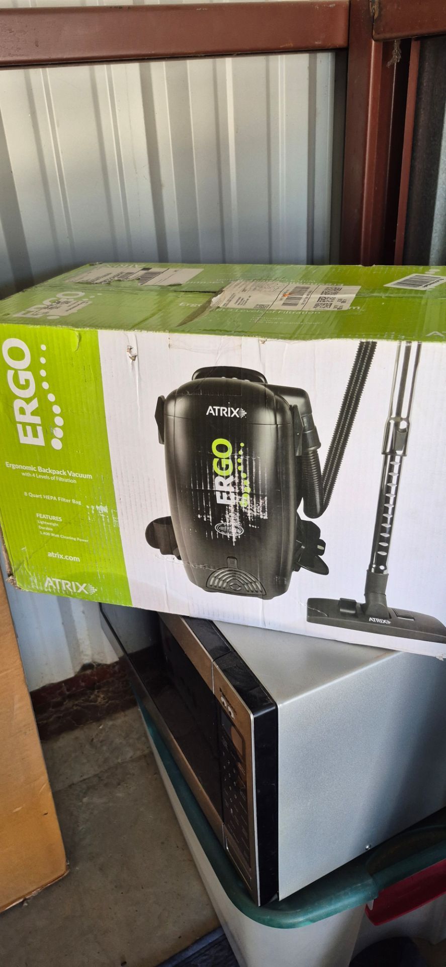 Backpack vacuum