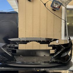 2019 2020 HYUNDAI ELANTRA FRONT BUMPER COVER OEM USED