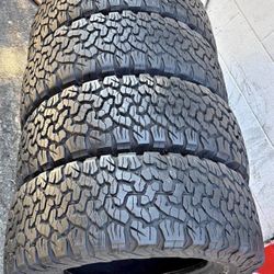 275/70//18 bfgoodrich Selling a set of 4 tires in excellent condition
