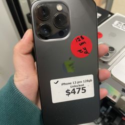 IPhone 13 Pro 256 Gb| Unlocked | Comes with Store warranty | Free charger and Cable 
