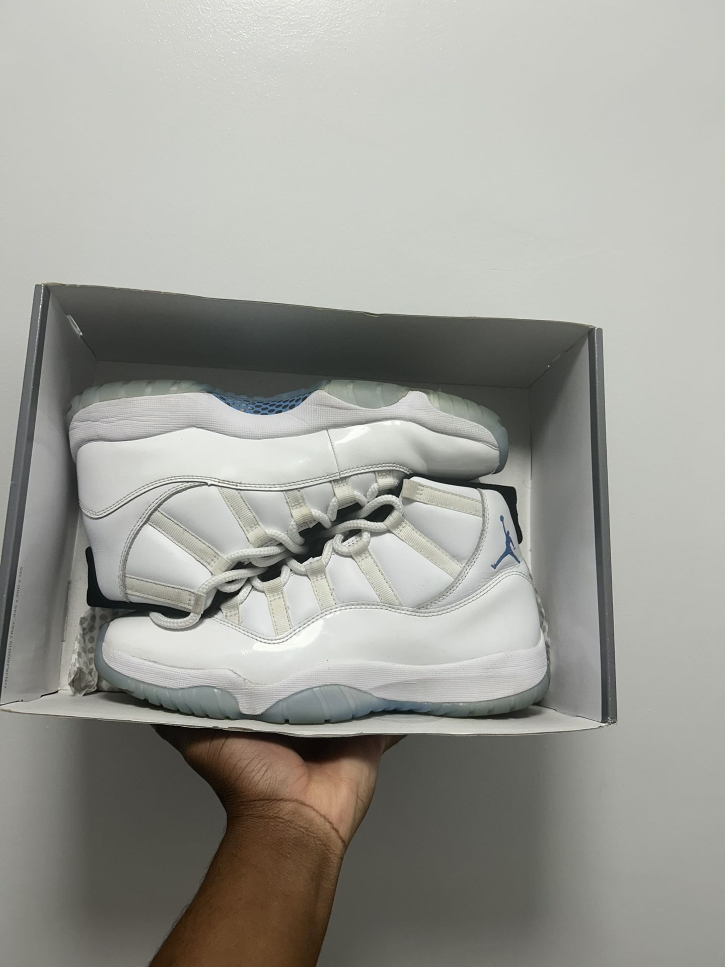 Sz 10 Jordan 11 Columbia 8.5/10