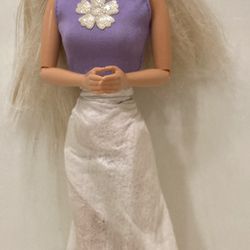 80s Retro1993  Posable Barbie with clothes! READ