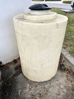 110 Gallon Poly Water Tank