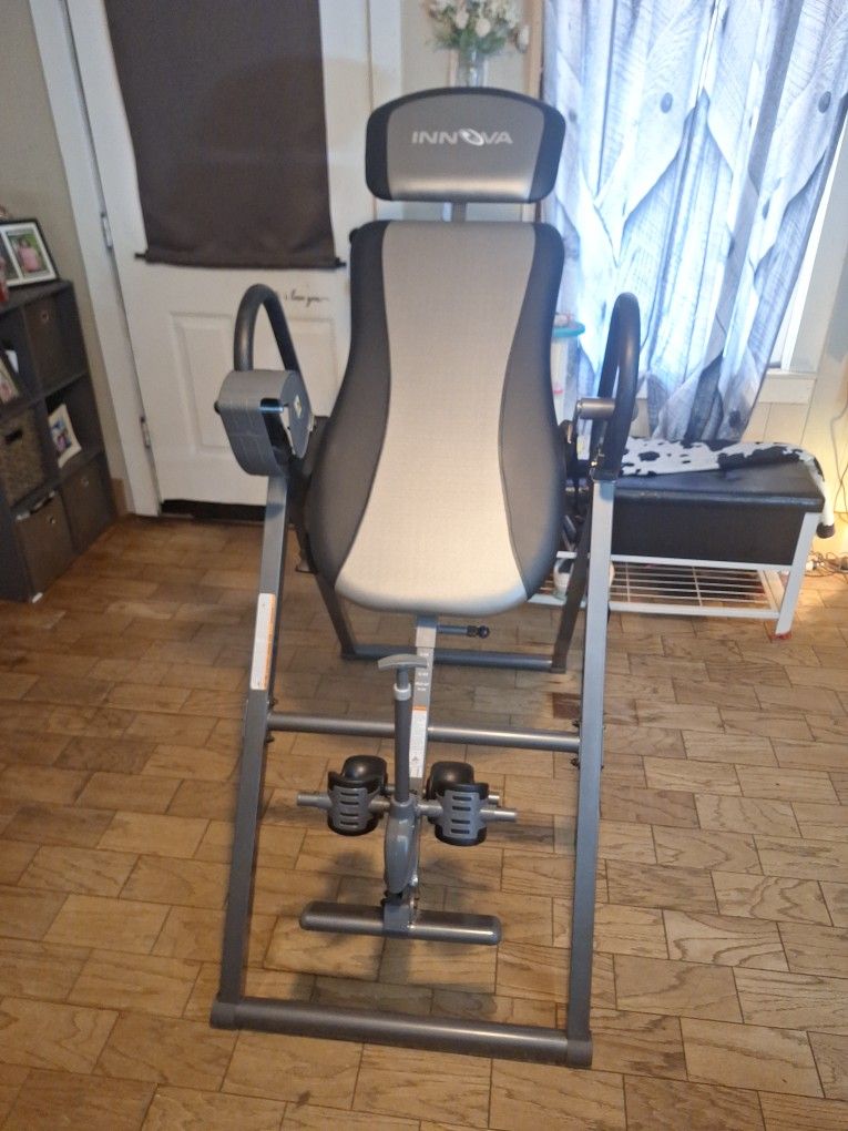 INNOVA inversion Table