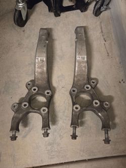 Lexus is250/350 front knuckle spindle set