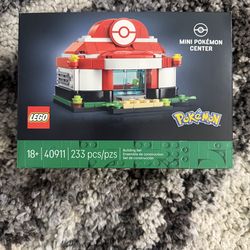 LEGO Mini Pokémon Center Set 40911