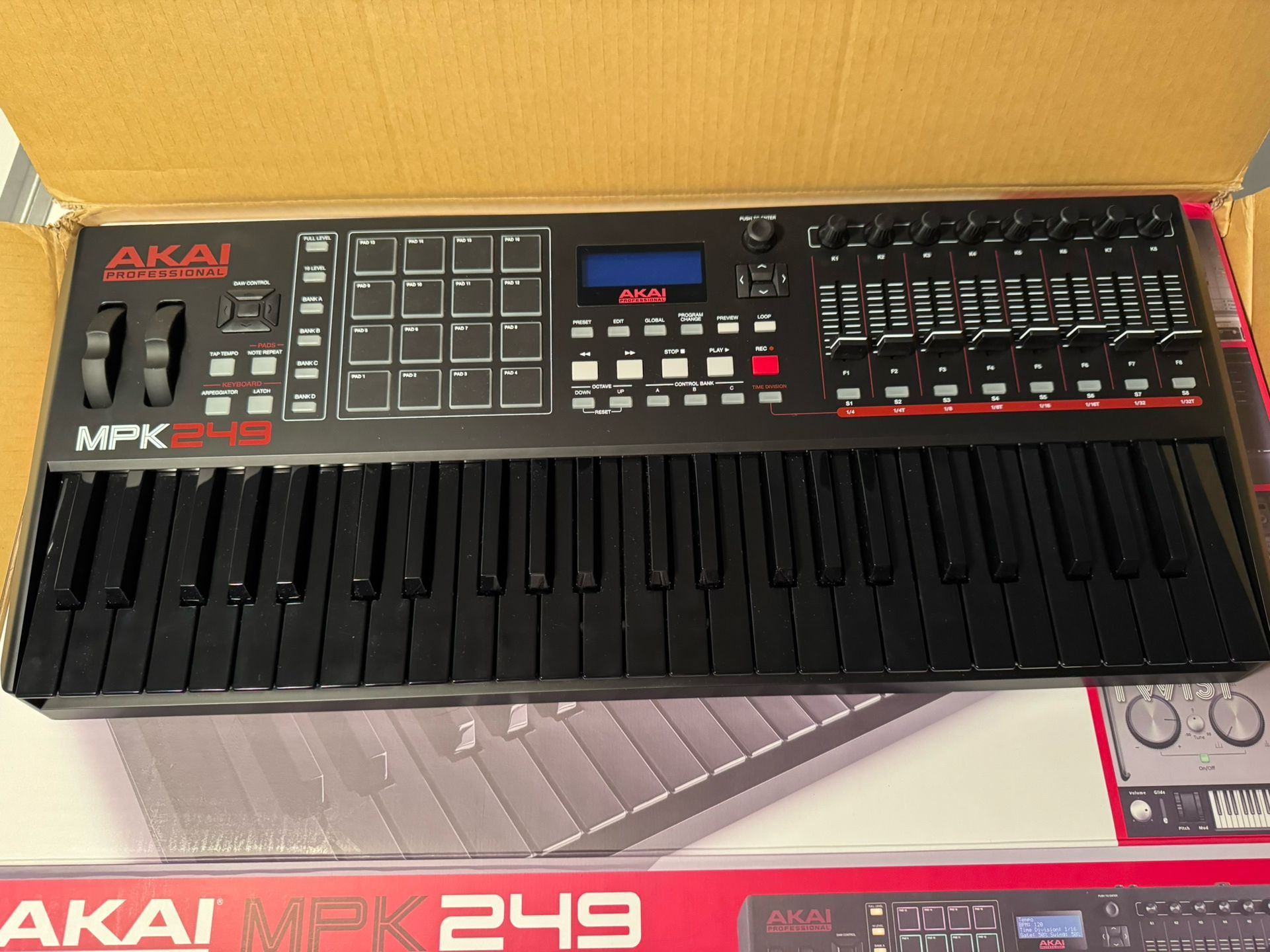 Akai MPK249 Black Edition