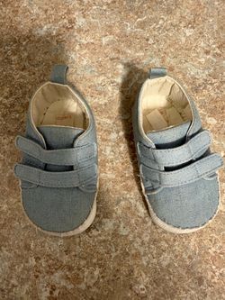 Carters 6-9 mths shoes