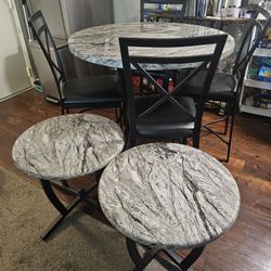 Kitchen Table ( Seats 4) Coffee Table & 2 Side Tables