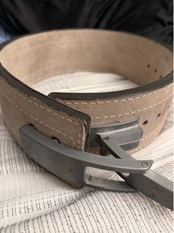 Inzer medium lever belt tan.