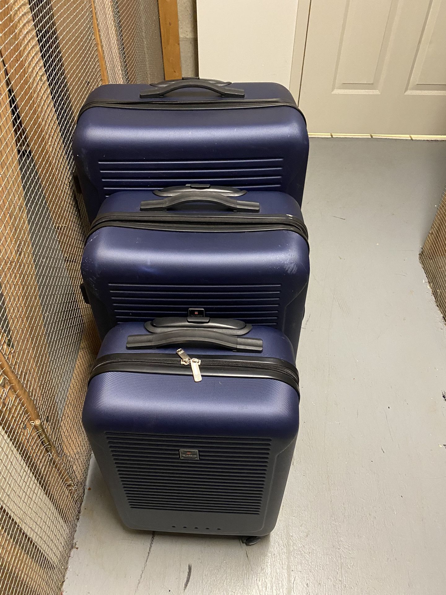 TAG Luggage Set