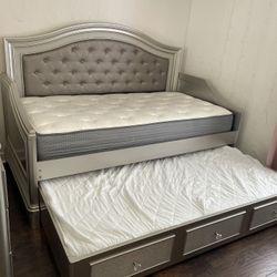 Beautiful Twin Bed With Dresser 