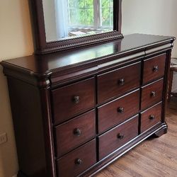 Beautiful Cherry Wood Dresser With Mirror