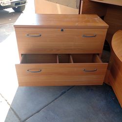 Filing Cabinet W/Key