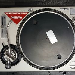 Technics SL-1200M3D Direct Drive Turntable
